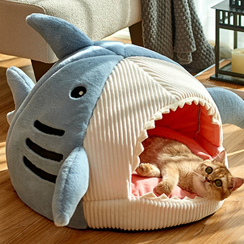 Zavero™ Enclosed Cat Cave Bed — Warm Cushion Tent for Kittens