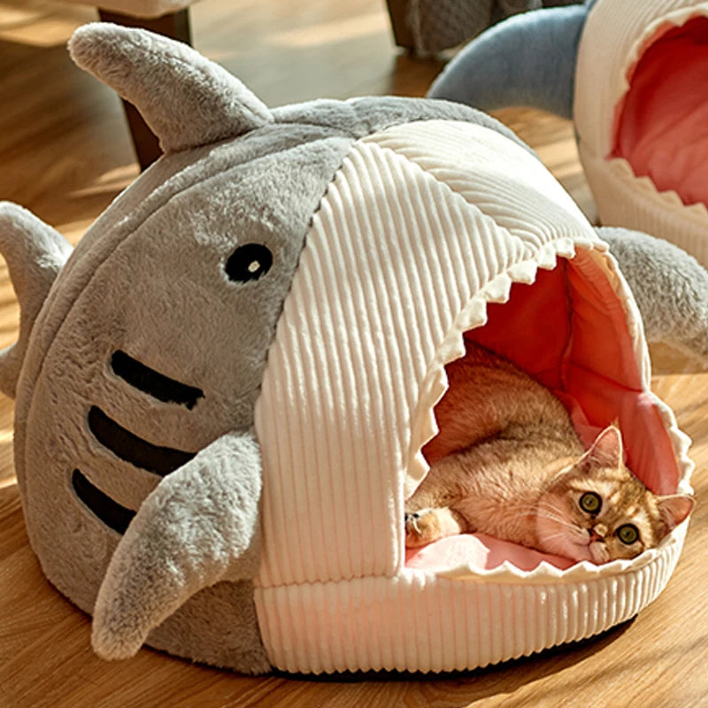 Zavero™ Enclosed Cat Cave Bed — Warm Cushion Tent for Kittens