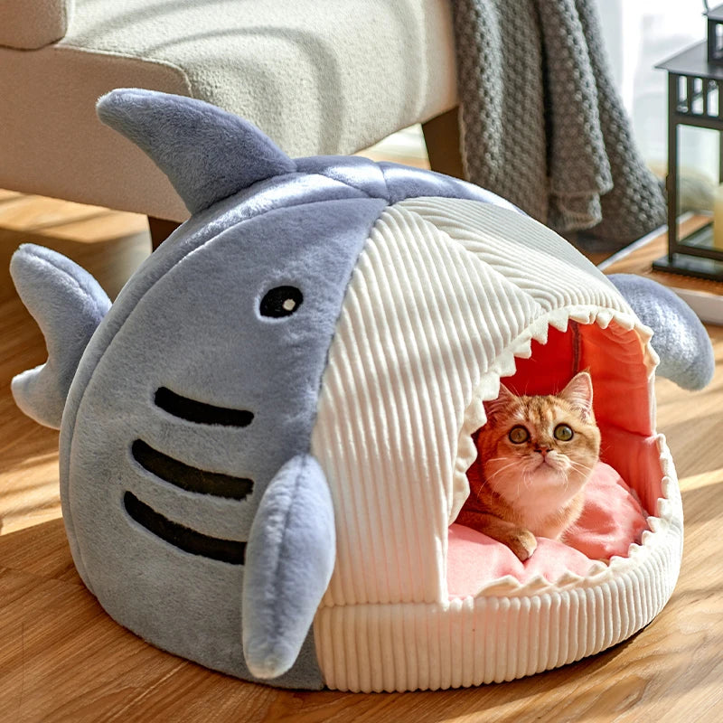 Zavero™ Enclosed Cat Cave Bed — Warm Cushion Tent for Kittens