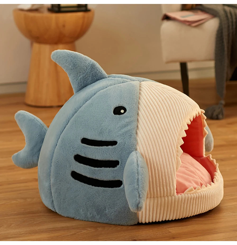 Zavero™ Enclosed Cat Cave Bed — Warm Cushion Tent for Kittens
