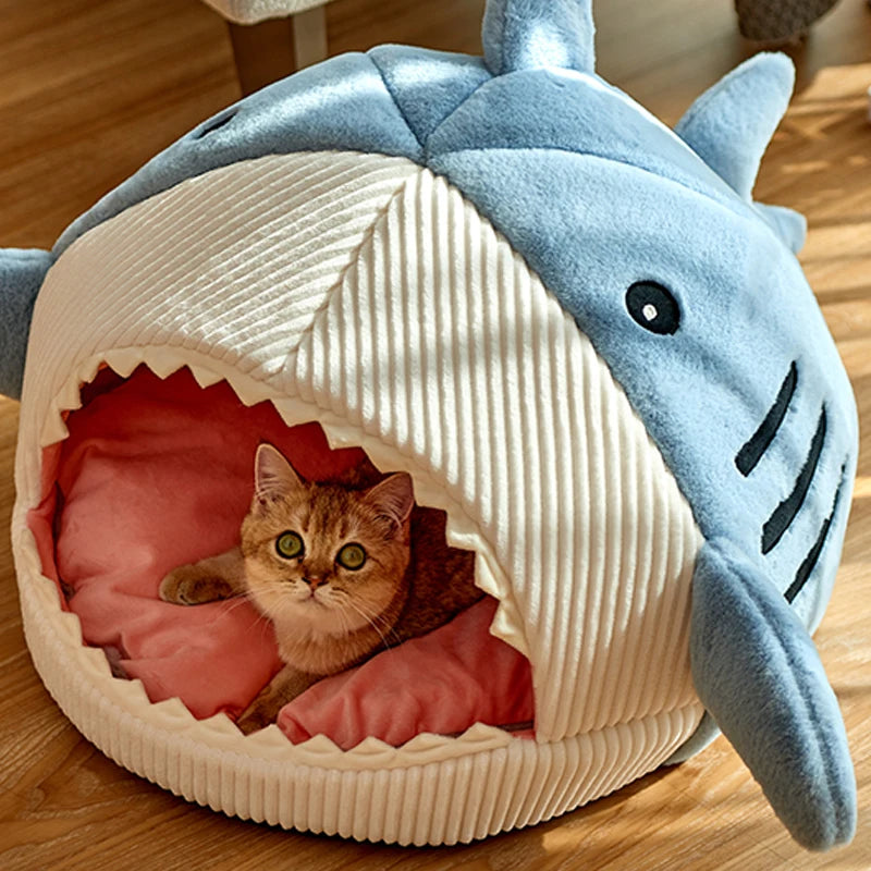 Zavero™ Enclosed Cat Cave Bed — Warm Cushion Tent for Kittens