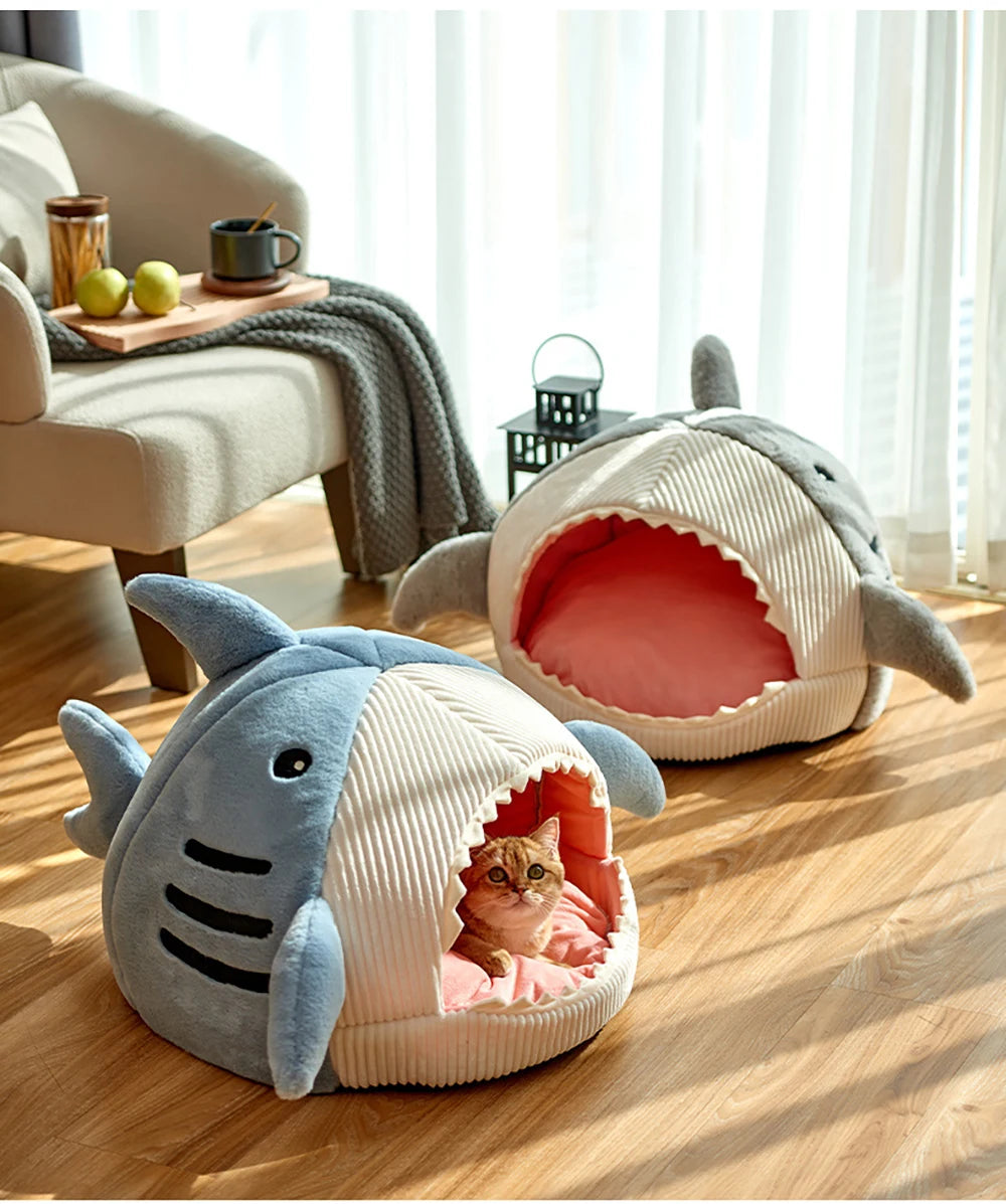 Zavero™ Enclosed Cat Cave Bed — Warm Cushion Tent for Kittens