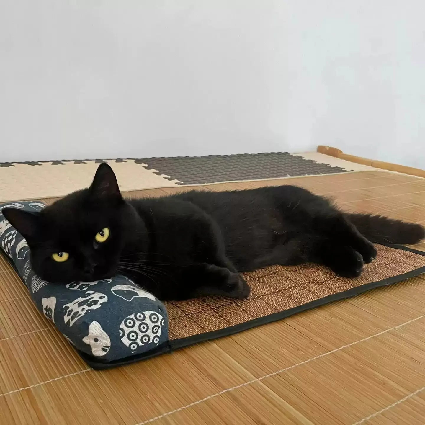 Zavero™ Rattan Cooling Cat Mat — Natural Self-Cool Summer Bed