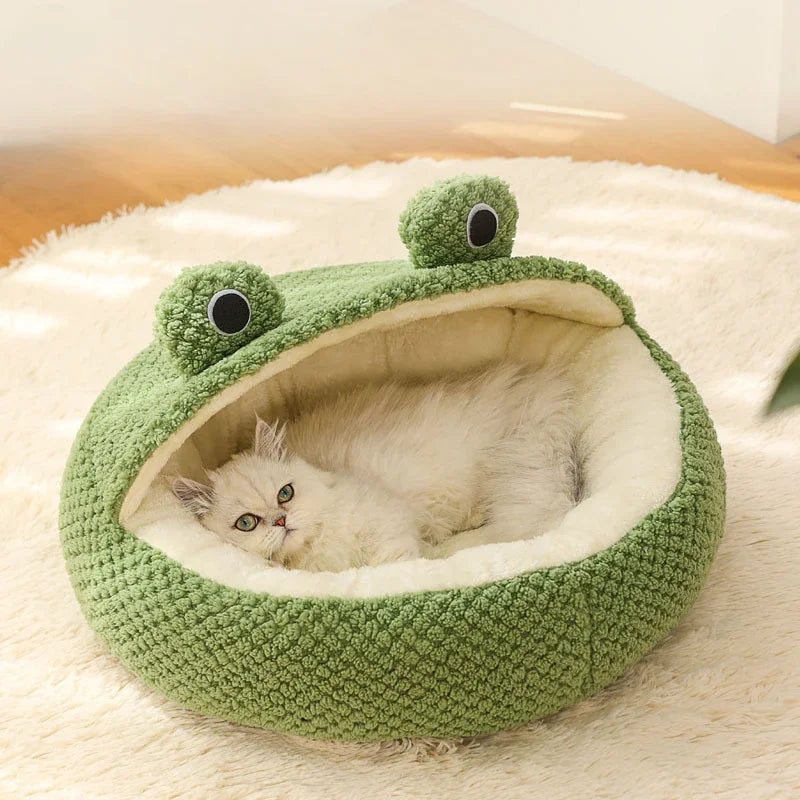 Zavero™ Frog Shape Cat Villa — Semi-Enclosed Warm Plush Nest