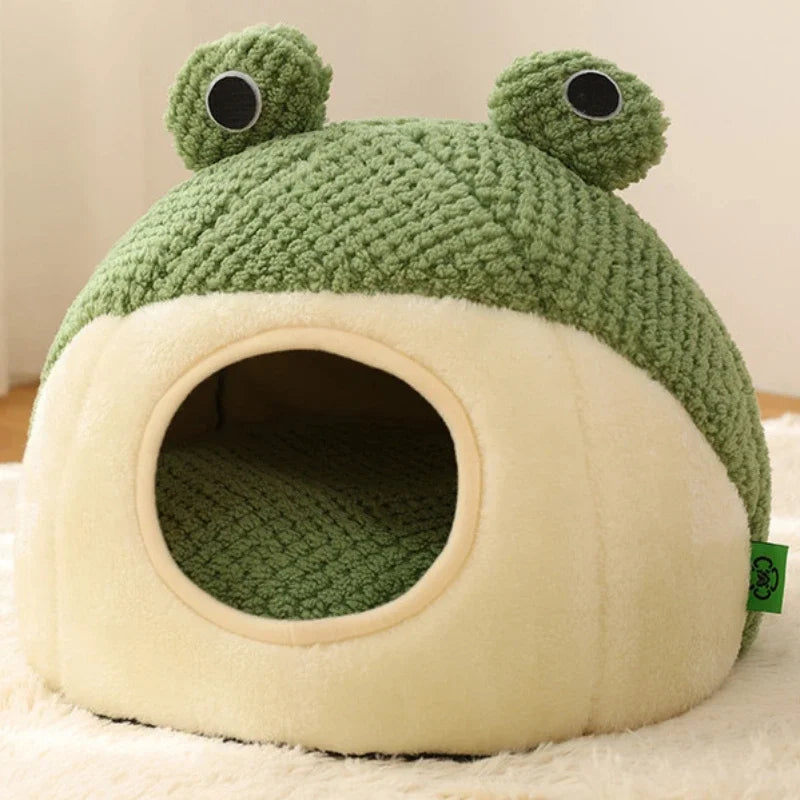 Zavero™ Frog Shape Cat Villa — Semi-Enclosed Warm Plush Nest