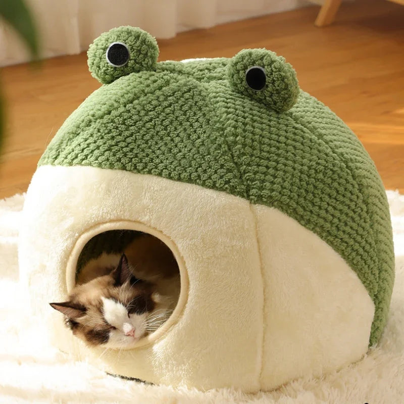 Zavero™ Frog Shape Cat Villa — Semi-Enclosed Warm Plush Nest