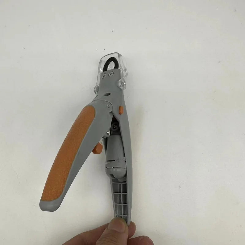 Pet cat and dog nail clippers with LED light, polishing and cleaning supplies