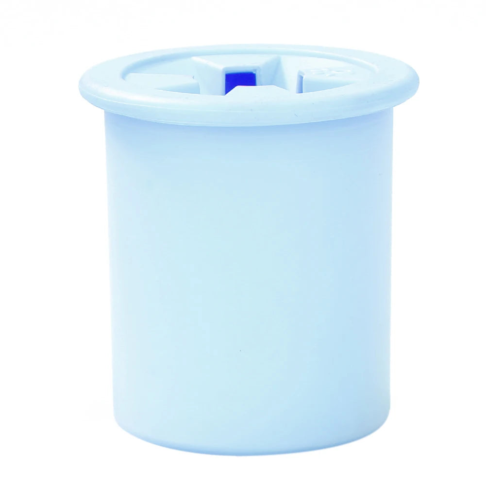 Paw wash cup with snap-on lid and paw-cleaning insert, light blue plastic