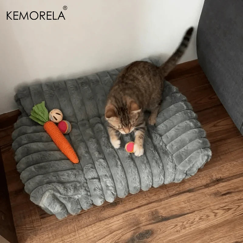 Zavero™ Striped Cat Sofa Bed — Breathable All-Season Pet Nest