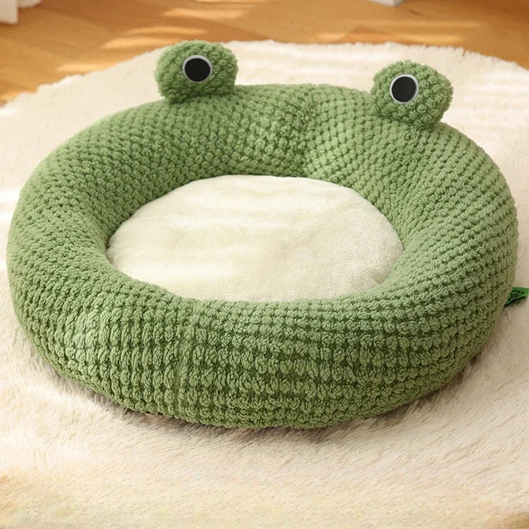Zavero™ Frog Shape Cat Villa — Semi-Enclosed Warm Plush Nest